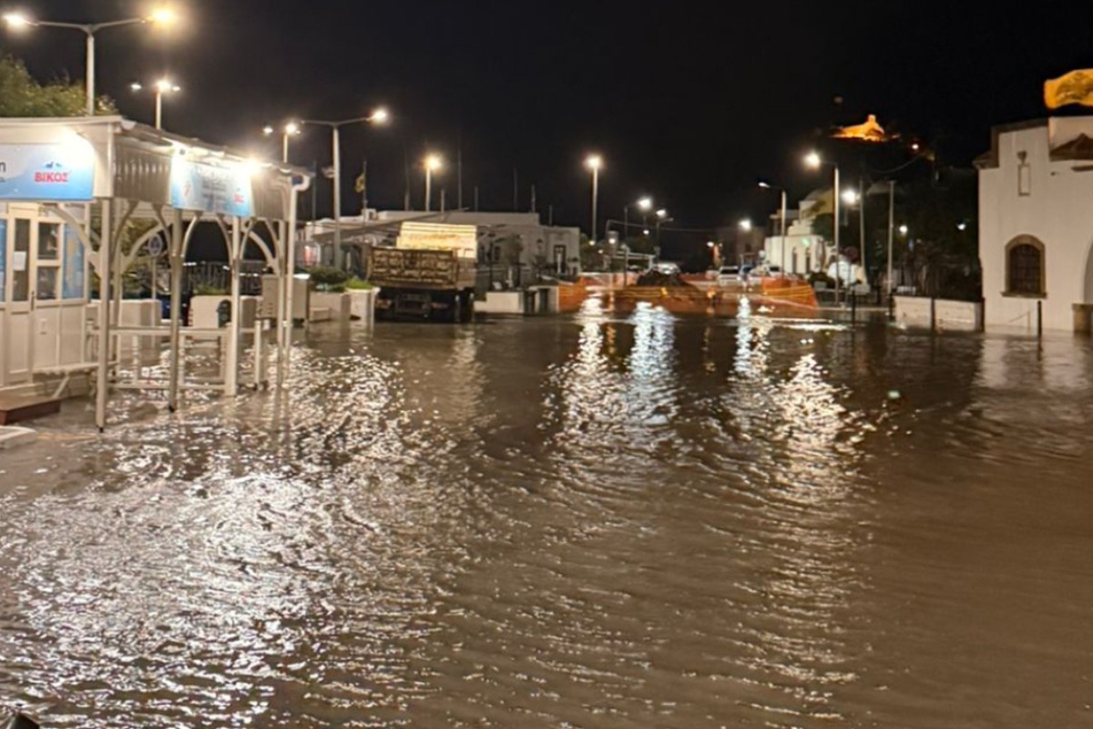 Έναν μήνα κάτω από τα νερά η Πάτμος: Σε παύση το έργο διευθέτησης ομβρίων, δείτε εικόνες