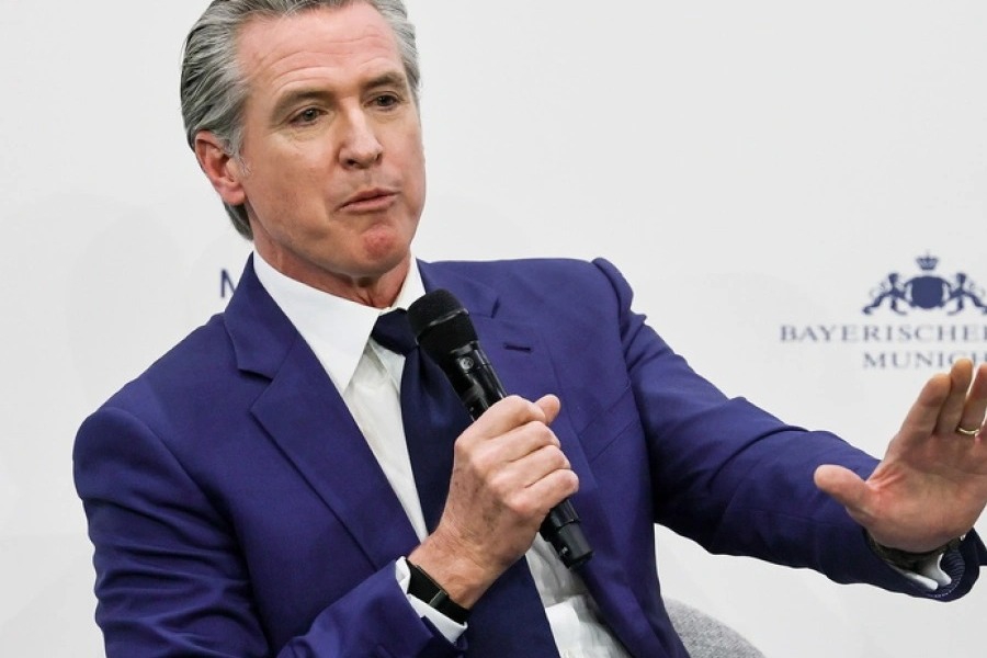 Ο κυβερνήτης της Καλιφόρνια καλεί τον Τραμπ να αποζημιώσει τους Αμερικανούς μετά την ακύρωση των δασμών