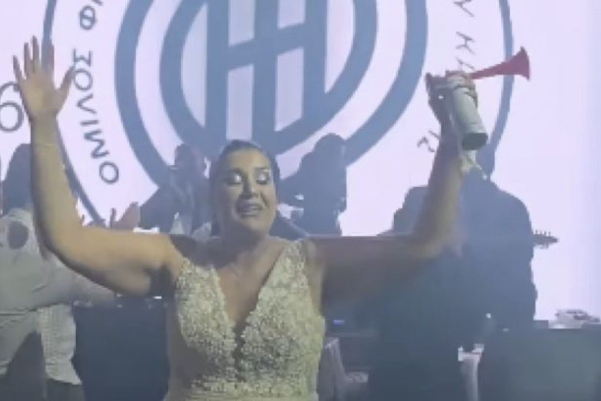 ΟΦΗ: Νύφη σταμάτησε με κόρνα το γαμήλιο γλέντι για να πανηγυρίσει τo Κύπελλο ‑ BINTEO