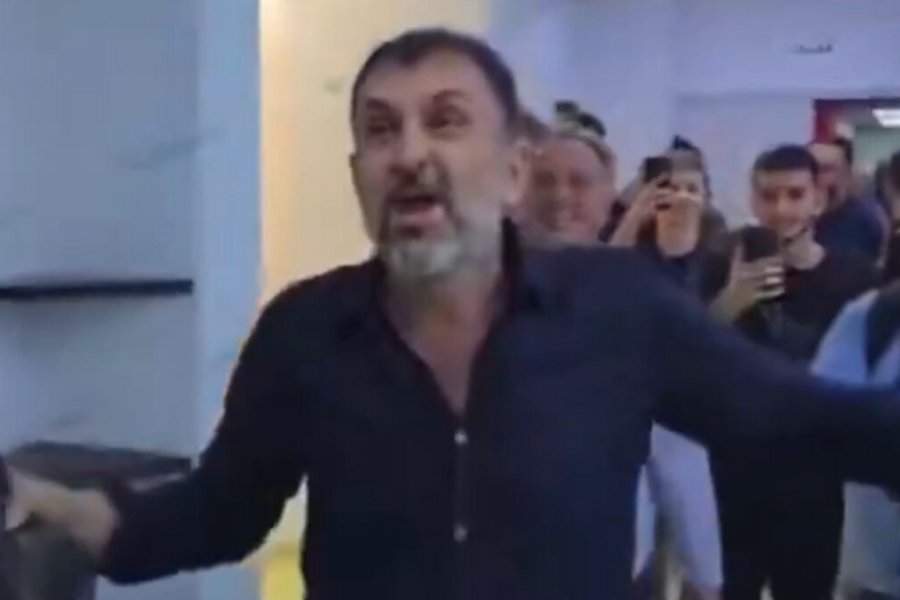 Ντιναμό Τιράνων: Ο πρόεδρος «εισέβαλε» στα αποδυτήρια και πέταξε χρήματα στους παίκτες ως μπόνους