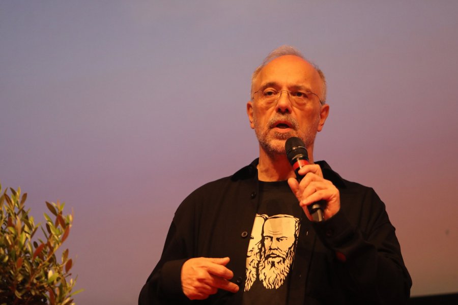 Ο Θανάσης Αυγερινός σχολιάζει τις εικόνες στο ιατρείο που πέθανε ο Γιώργος Μαζωνάκης – Οι μπηχτές στη Μαρία Καρυστιανού