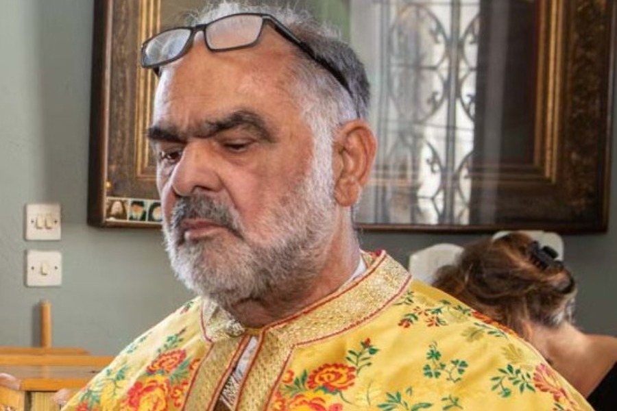 Πέθανε ο παπά‑Τσάκαλος, ένας από τους πιο γνωστούς ιερείς στην Ελλάδα