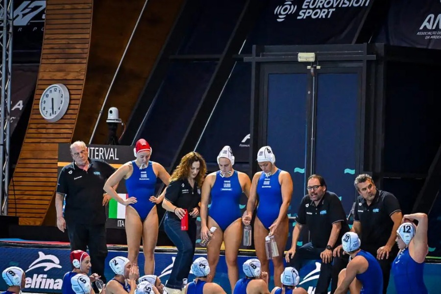 Ο Χάρης Παυλίδης κάλεσε τάιμ άουτ μόνο για να αποθεώσει τα κορίτσια της Εθνικής πόλο γυναικών