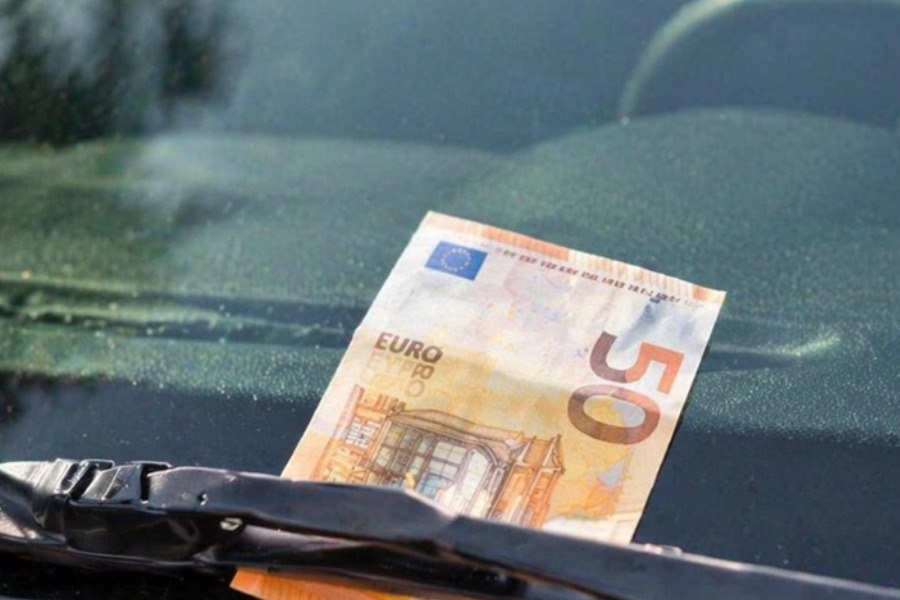 Το κόλπο με τα 50 ευρώ που αδειάζει αυτοκίνητα σε δευτερόλεπτα