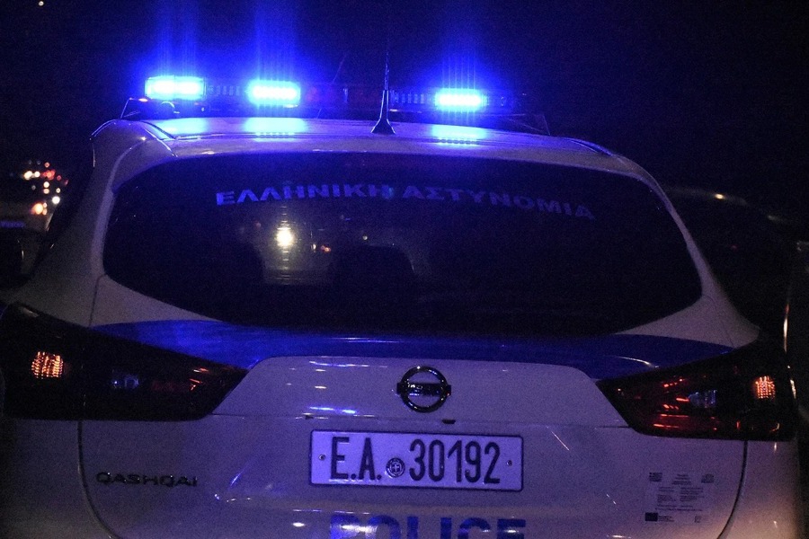 Μεθυσμένος έτρεχε με 151 χλμ/ώρα στα Καλύβια: Δεν είχε δίπλωμα, έβρισε τους αστυνομικούς