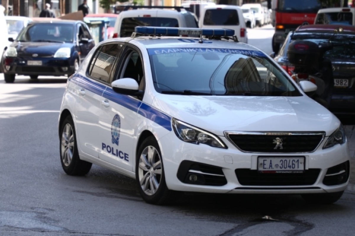 Θεσσαλονίκη: Ανήλικο βρέθηκε να κλαίει αβοήθητο στο δρόμο, συνελήφθη η μητέρα του
