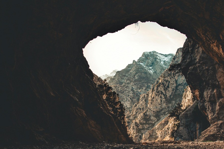 Η ξεχασμένη κοινωνία των σπηλαίων στην Ισπανία και το σκοτεινό της μυστικό