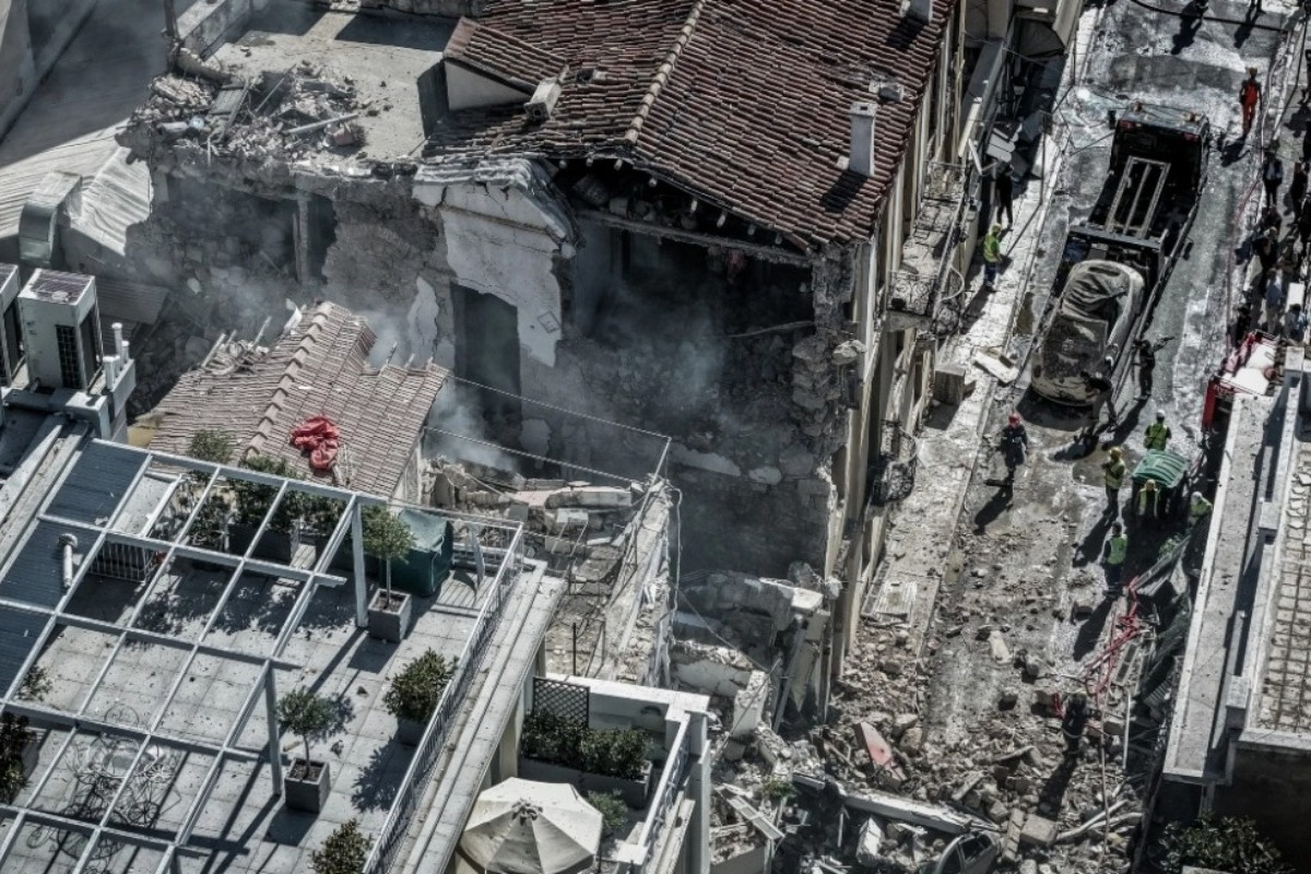 Έκρηξη στην Πλάκα: Διαρροή αερίου στον 2ο όροφο εξετάζουν οι Αρχές ‑ 6 νεκροί