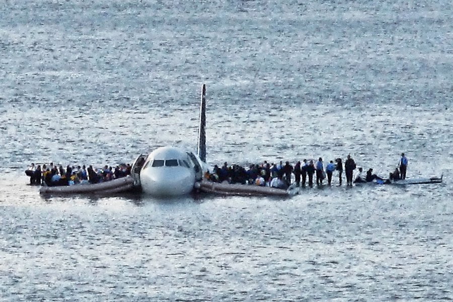 Ποιος είναι ο θρυλικός πιλότος που έσωσε 155 ανθρώπους και τι αποκάλυψε τώρα για την υγεία του