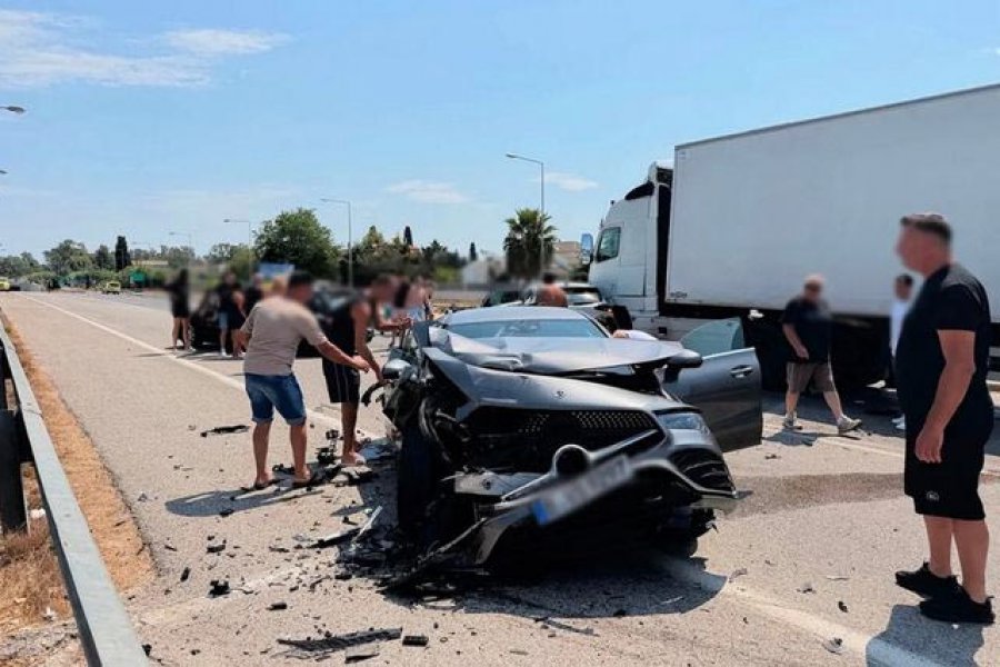 Πρέβεζα: Οκτώ τραυματίες σε σοβαρό τροχαίο στην υποθαλάσσια Ακτίου – Φορτηγό συγκρούστηκε με τρία ΙΧ