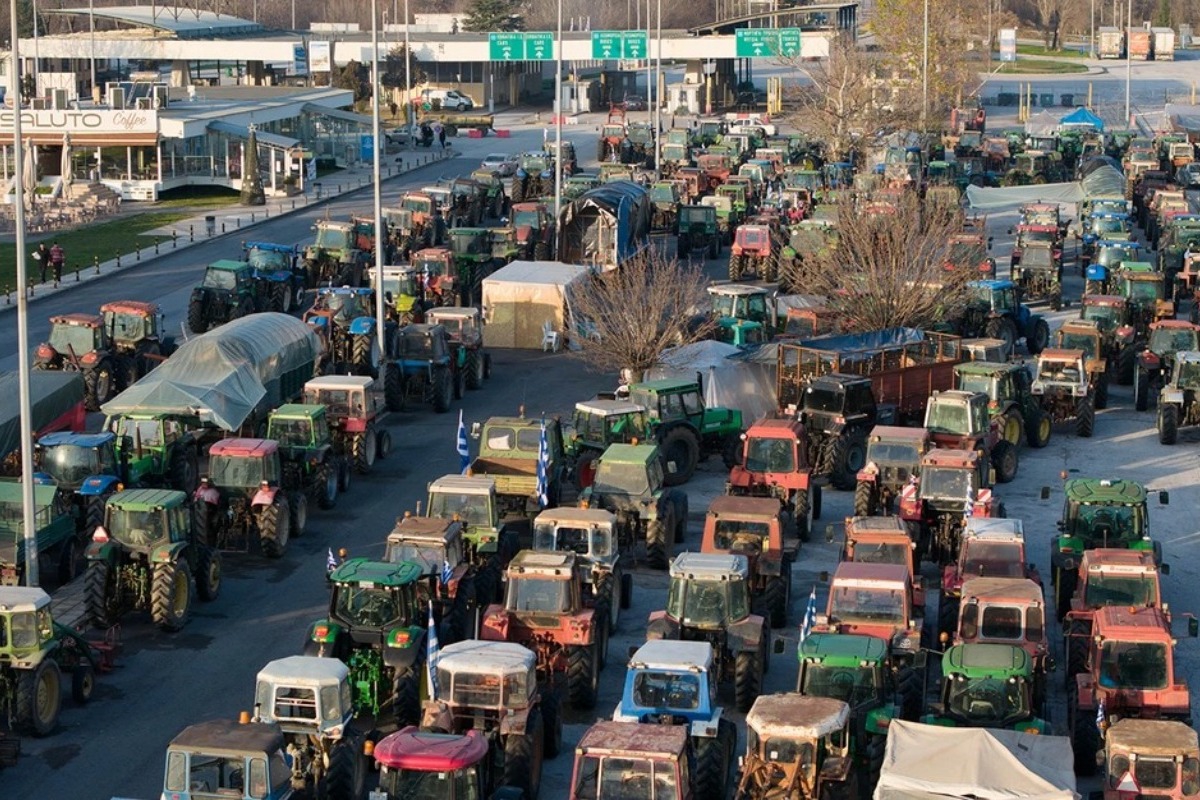 Αγρότες από όλη την Ελλάδα κλιμακώνουν τις κινητοποιήσεις ‑ Σχέδια για 48ωρους αποκλεισμούς δρόμων