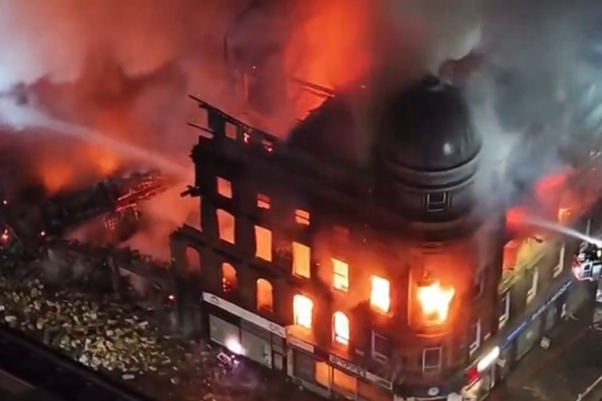 Σκωτία: Μεγάλη φωτιά κατέστρεψε τον κεντρικό σιδηροδρομικό σταθμό της Γλασκώβης