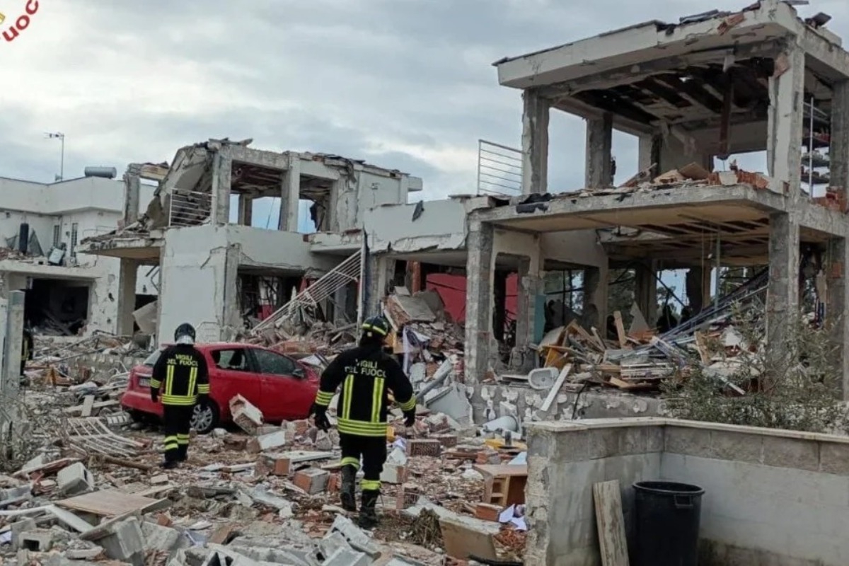 Έκρηξη από διαρροή σε φιάλη φυσικού αερίου ισοπέδωσε κτίρια στη Ρώμη – Απεγκλωβίστηκαν 2 σοβαρά τραυματίες