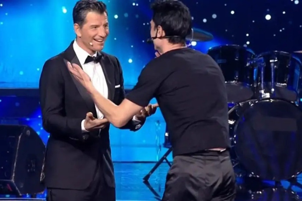 YFSF: H επική στιγμή όταν ο Σάκης Ρουβάς συνάντησε τον Σάκη Ρουβά 25 χρόνια νεότερο