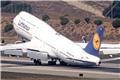 Boeing 747 της Lufthansa παραλίγο να χτυπήσει την ουρά στο Λος Αντζελες - Βίντεο