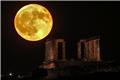 Αντίστροφη μέτρηση για την πανσέληνο του Αυγούστου: Πότε θα φωτίσει τον ουρανό το «φεγγάρι του Οξύρρυγχου»