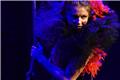 WOMAN-HOOD: Solo performance ακροβατικής κούνιας και χορού στο Red Jasper τον Νοέμβριο