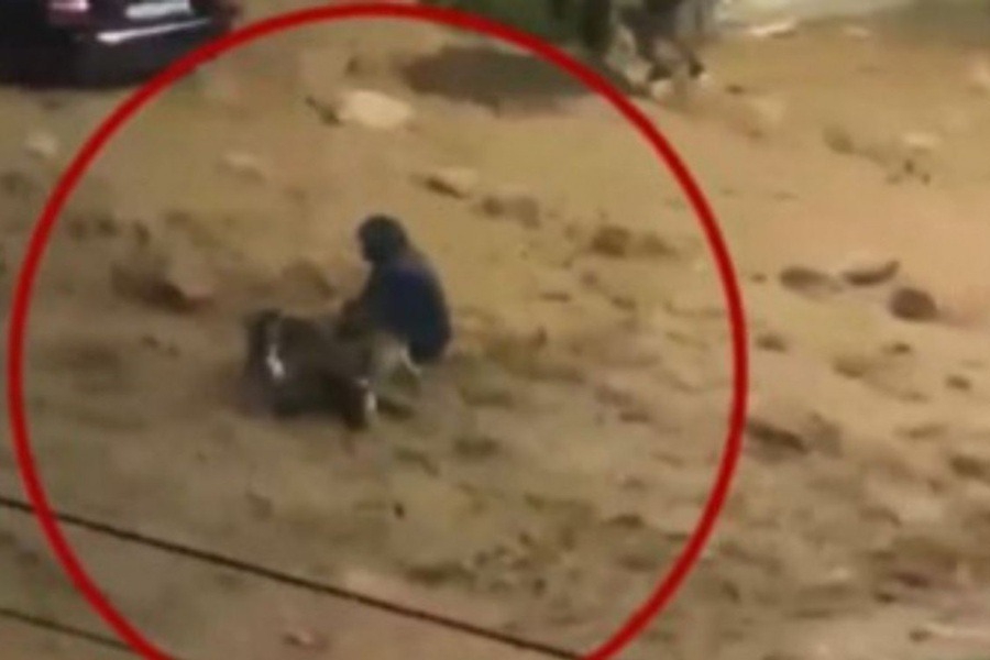 Γλυφάδα: «Μην πέσεις τώρα» ‑ Η προσευχή του 43χρονου που διέσωσε δύο γυναίκες από τα ορμητικά νερά