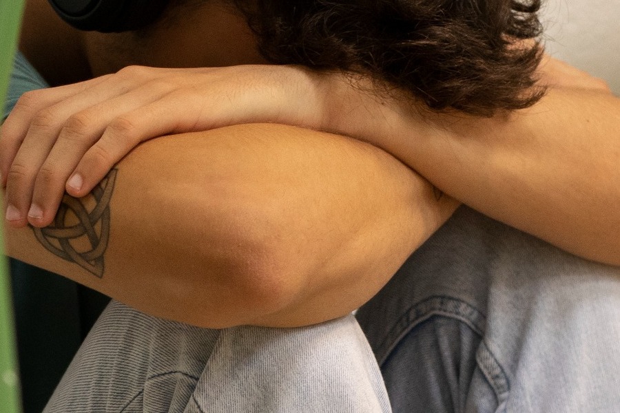 Αχαΐα: Χειροπέδες σε 15χρονο για ξυλοδαρμό 13χρονου ‑ Συνελήφθη και ο πατέρας του