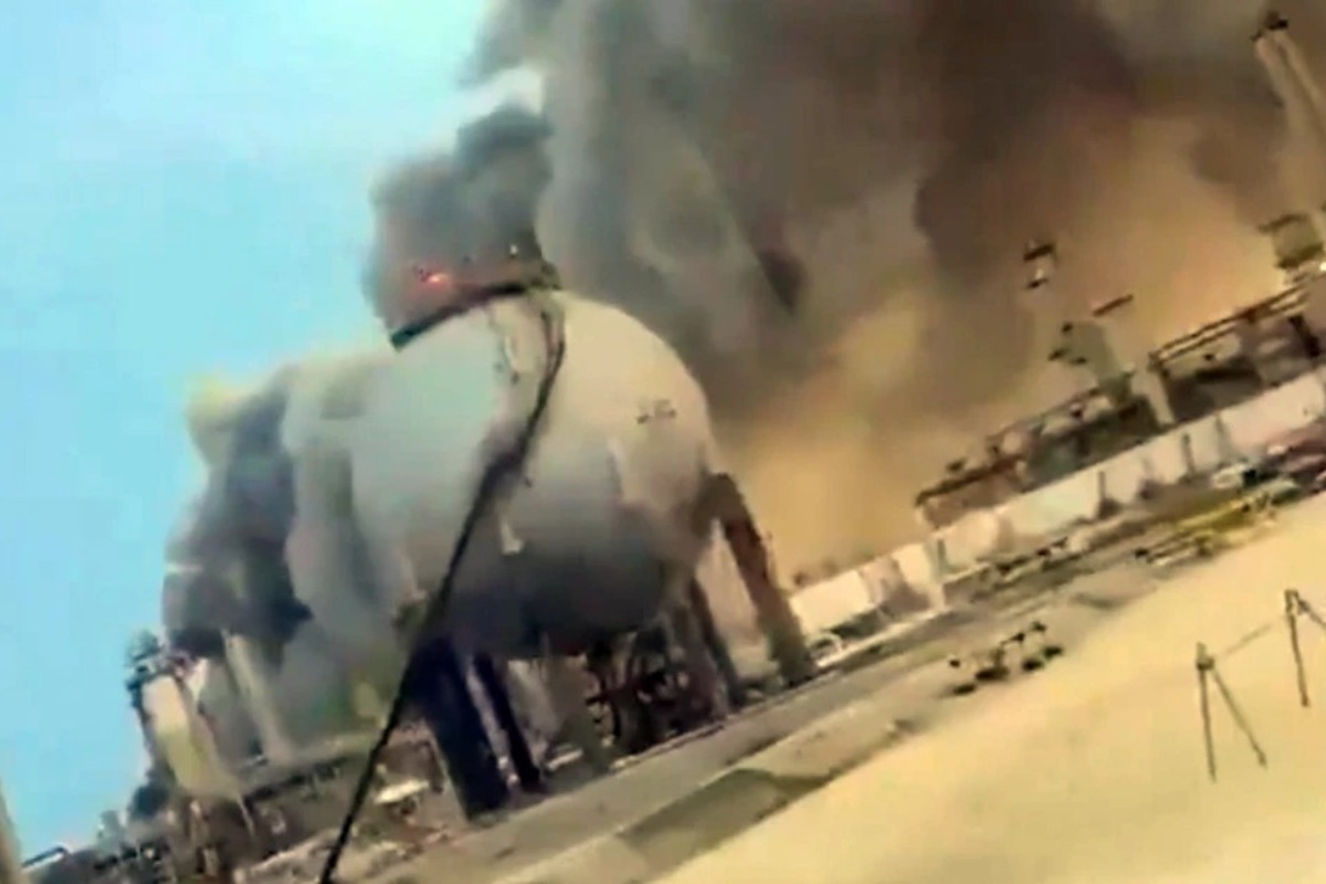 Ιρανικό χτύπημα σε πετρελαϊκές εγκαταστάσεις στη Σαουδική Αραβία: Εκτός λειτουργίας ένα από τα μεγαλύτερα διυλιστήρια στον κόσμο