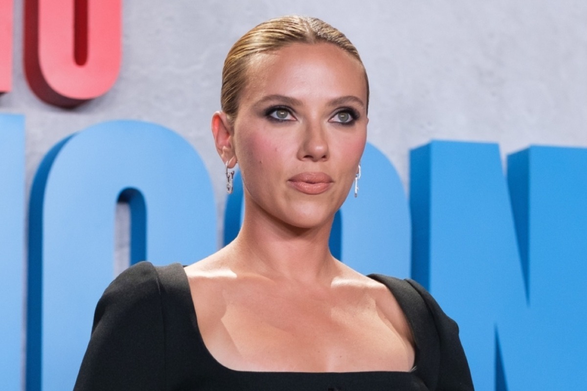 Σκάρλετ Γιόχανσον: Οι πρώτες φωτογραφίες της χωρίς μακιγιάζ στα γυρίσματα του «Εξορκιστή»