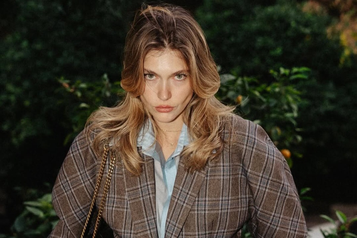 Η Κλέλια Ανδριολάτου με το πιο cool street look της σεζόν