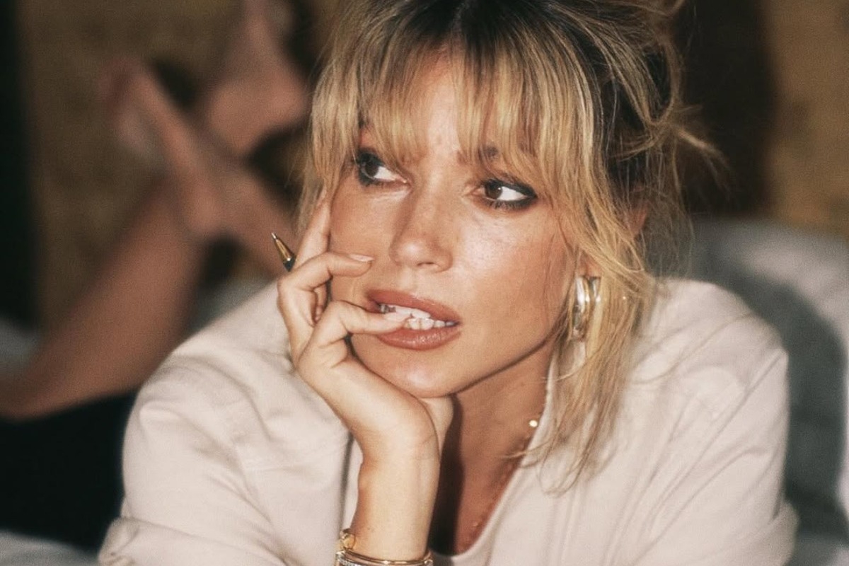 Η Βάσια Κωσταρά με το look που κάνει το tailored να δείχνει ultra chic