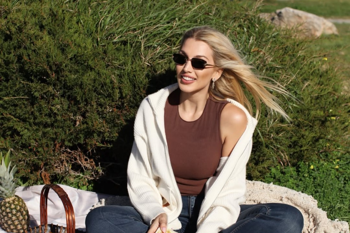 Η Κωνσταντίνα Σπυροπούλου φόρεσε το πιο κομψό beige outfit που είδαμε φέτος