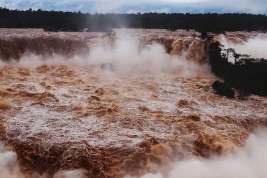 To super El Nino είναι εδώ: Η μανία της φύσης ‑ Πλημμύρισαν οι καταρράκτες του Ιγκουασού στην Αργεντινή