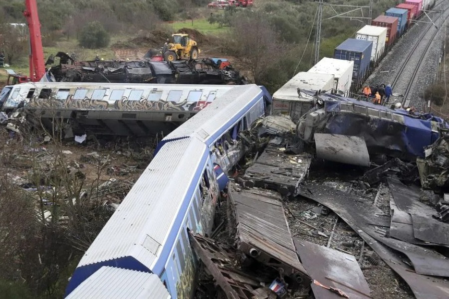 Συγγενείς θυμάτων Τεμπών: Προκλητική παραγγελία ‑ εμπαιγμός για τις εκταφές