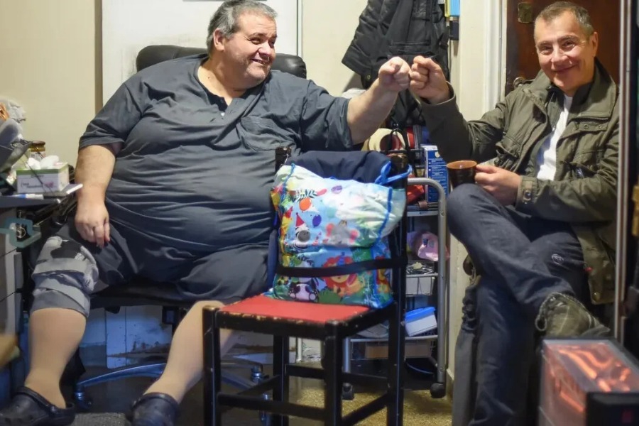 Κώστας Μακέδος: «Στο σπίτι όλα λειτουργούν με τηλεκοντρόλ γιατί δεν μπορώ να κουνηθώ»