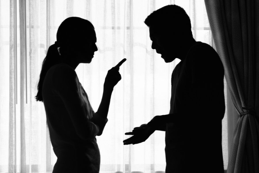 Θεσσαλονίκη: Κατήγγειλε τον πρώην σύντροφό της ότι προσπάθησε να την σκοτώσει και έκαψε το σπίτι της, τελικά αθωώθηκε ομόφωνα
