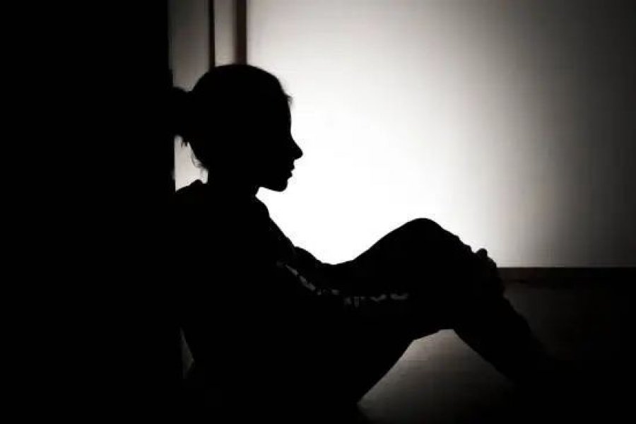 Θεσσαλονίκη: Με δυο Αφγανούς ήταν η 13χρονη ‑ Πήδηξε από το μπαλκόνι όταν έφτασε η Αστυνομία