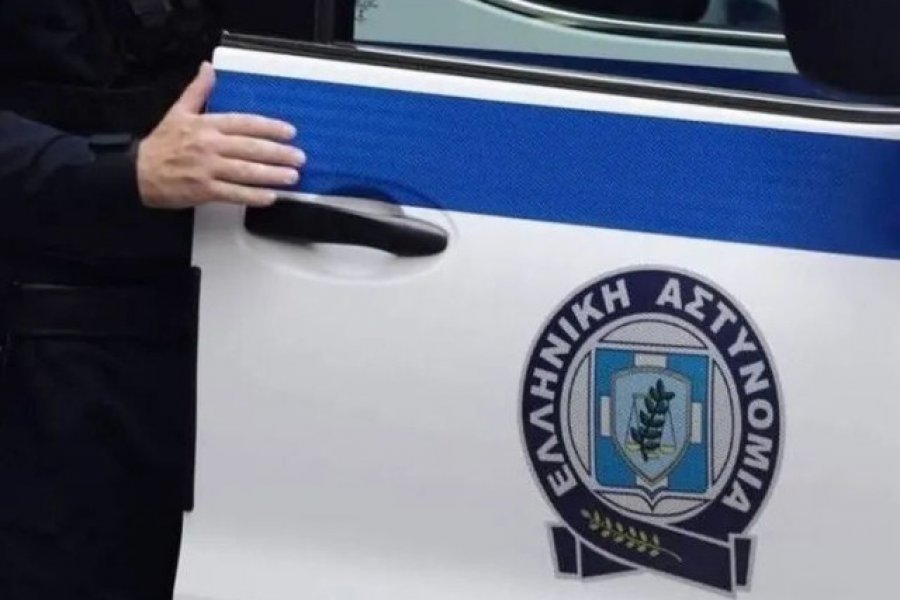 Θεσσαλονίκη: Συνελήφθη 54χρονη που κρατούσε δύο ανήλικα παιδιά σε «τρώγλη» με ακαθαρσίες ζώων