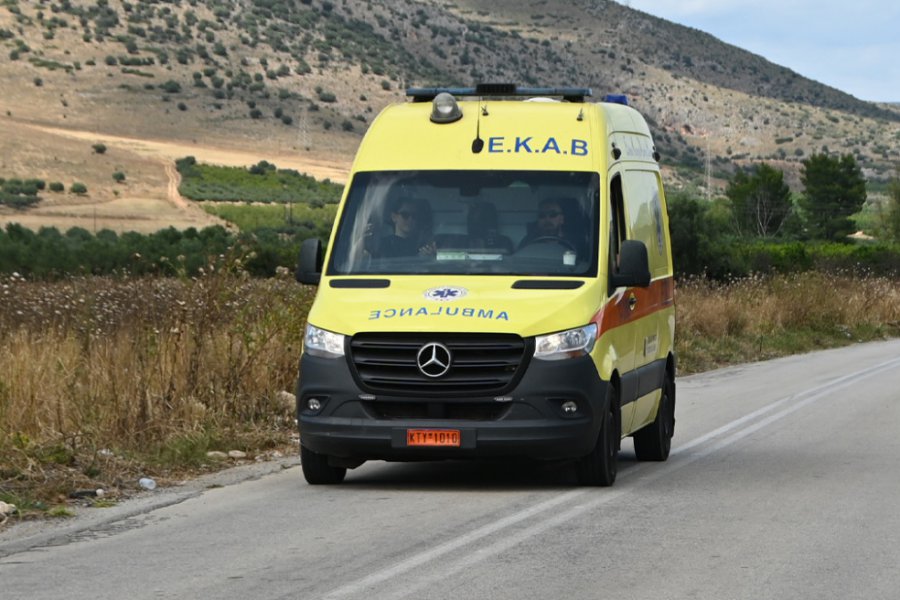 Τραγωδία στην Αχαΐα: Νεκρή 46χρονη, έπεσε με το αυτοκίνητό της από γκρεμό 30 μέτρων