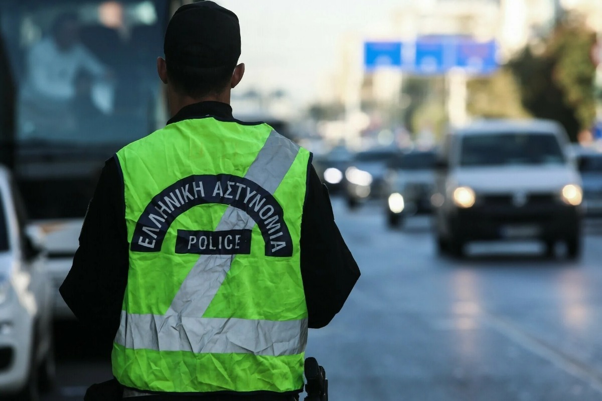 Τροχαίο με 5 οχήματα στην περιφερειακή Δραπετσώνας: Κλειστοί δρόμοι λόγω διαρροής καυσίμου