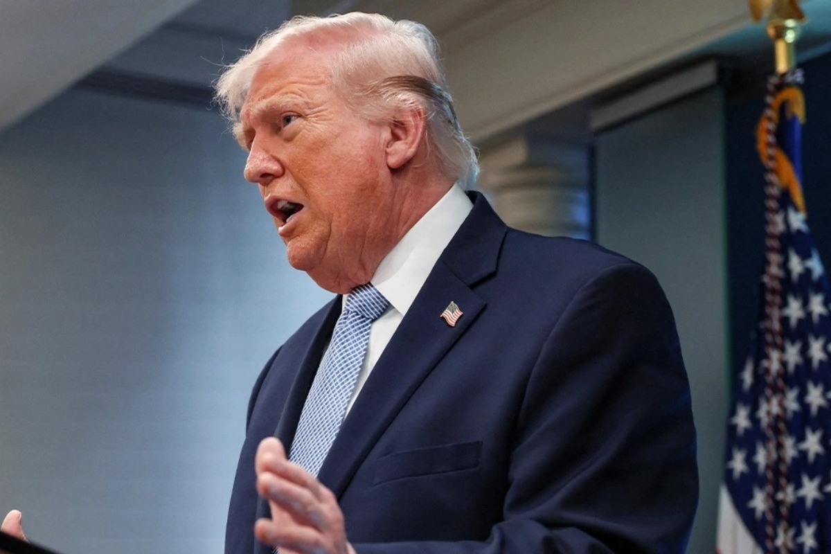 Τραμπ: Το Πολεμικό Ναυτικό των ΗΠΑ θα αποκλείσει τα Στενά του Ορμούζ, όποιος Ιρανός επιτεθεί θα καταστραφεί στην κόλαση