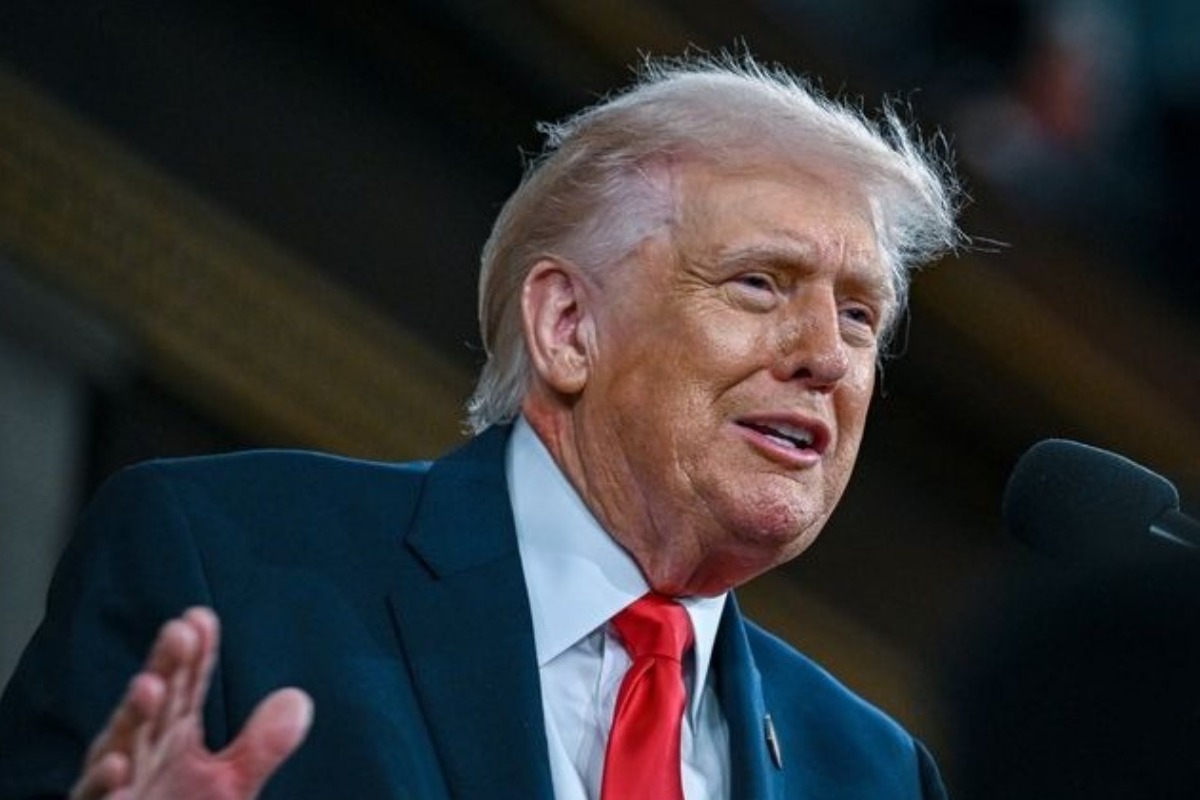 Τραμπ: «Βυθίσαμε 9 ιρανικά πλοία ‑ Θα κυνηγήσουμε και τα υπόλοιπα. Σύντομα θα επιπλέουν στον βυθό»