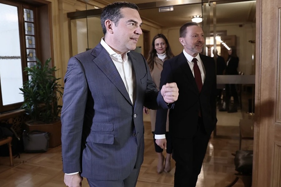 Σκληρή απάντηση Τσίπρα στον Στουρνάρα: Κομπάρσος στο μαύρο θέατρο της προπαγάνδας – Μια τρίτη θητεία αξίζει κάθε κόπο