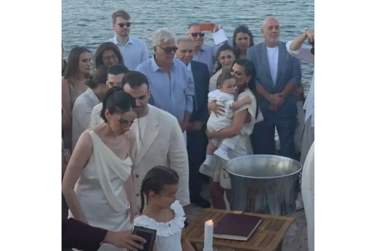 Βαλέρια Χοψονίδου: Η βάφτιση του γιου της στη Βουλιαγμένη και οι φωτογραφίες που δημοσίευσαν οι καλεσμένοι