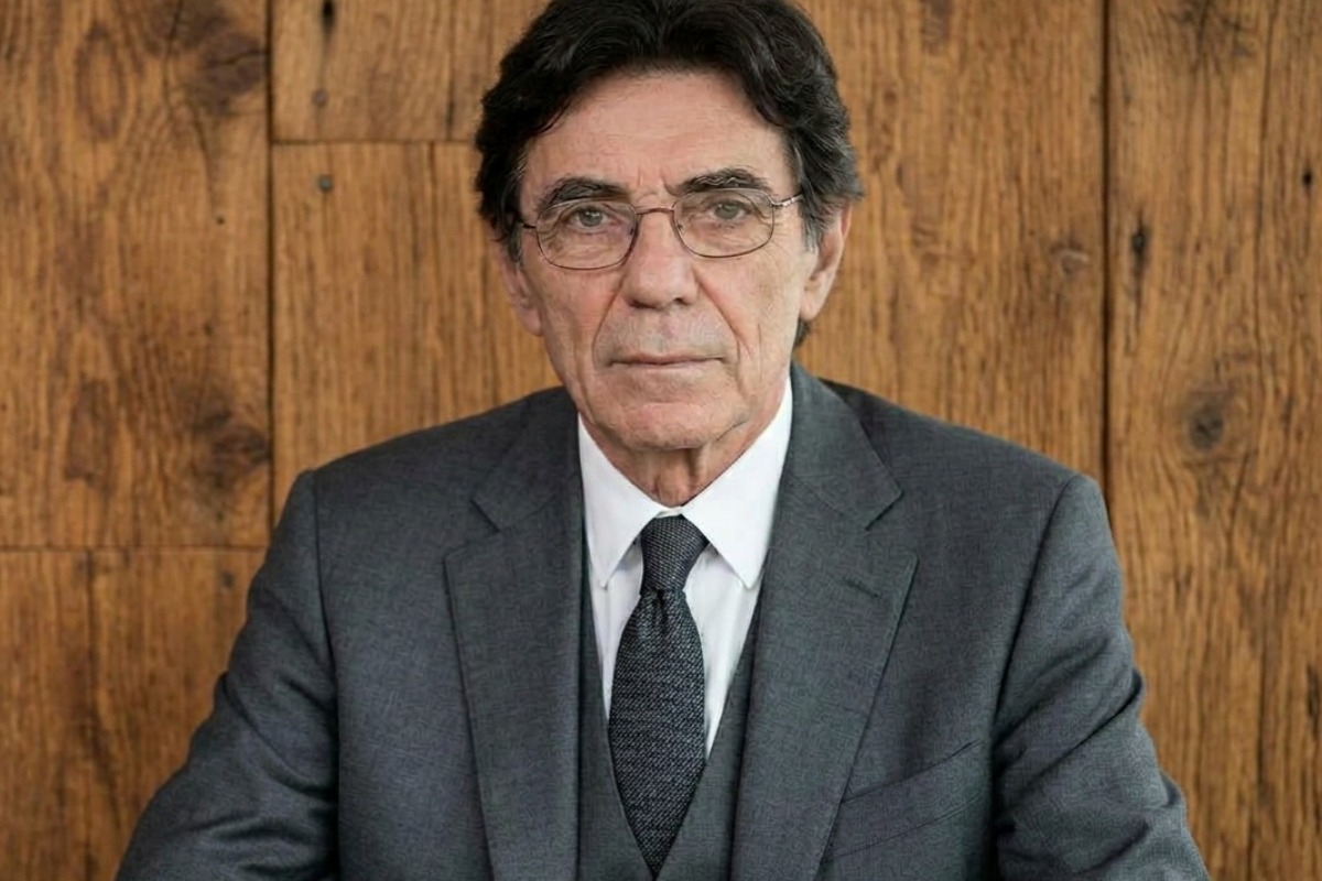Παναθηναϊκός: Μαύρα περιβραχιόνια και λουλούδια στη φυσούνα για τον Γιώργο Βαρδινογιάννη