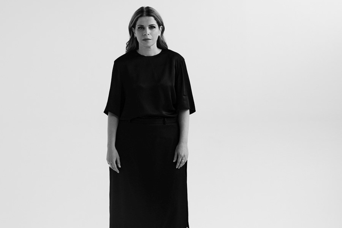 Στο Τέλος: Η Βιολέτα Ίκαρη τραγουδά για έρωτες που σβήνουνε