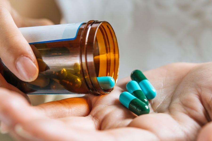 Πόσο ασφαλή είναι τελικά τα «φυτικά» σκευάσματα που αγοράζεις online;