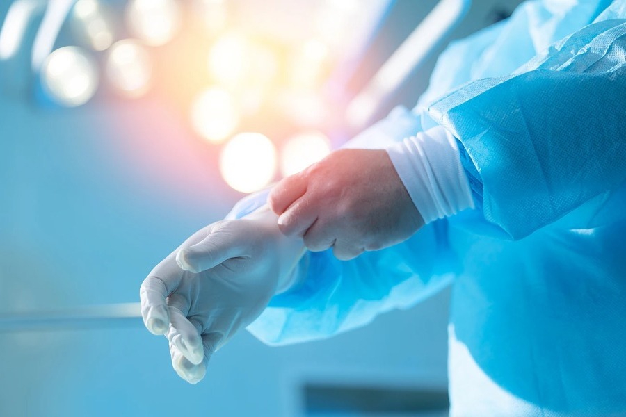 9χρονο αγόρι εγινε ο πρώτος ασθενής που έκανε εγχείρηση για να γίνει ψηλότερο