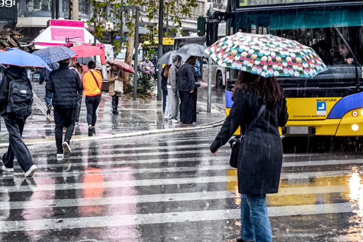 Κακοκαιρία με πιθανή «γραμμή λαίλαπας» προβλέπει ο Καλλιάνος