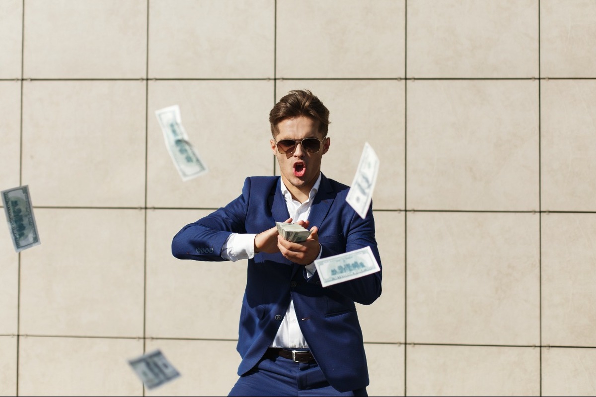 Τι κάνει τελικά το πολύ χρήμα στους ανθρώπους;