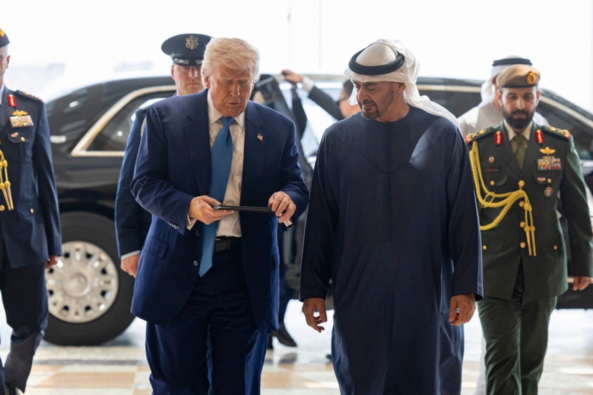 Τα Ηνωμένα Αραβικά Εμιράτα χτυπούν την οικονομία του Ιράν και ανακαλούν μαζικά βίζες