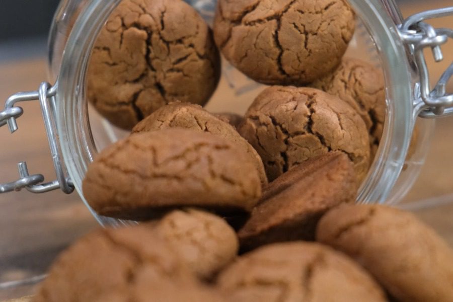 Tέλεια μπισκότα χωρίς ζάχαρη: Mόνο 3 υλικά σε 10 λεπτά