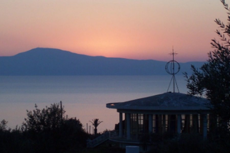 Το «Γυάλινο Σπίτι» της Καλαμάτας και οι τρομαχτικές ιστορίες για αυτό