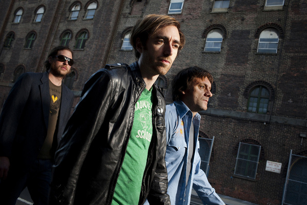 A place to bury strangers